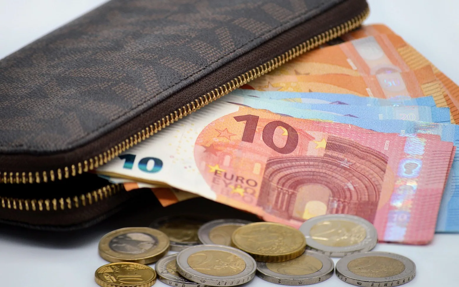 Money, wallet and inflation