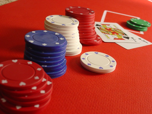 How to gamble online, have fun and not lose too much money
