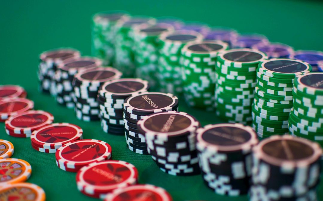 Why is Baccarat such a popular gambling game?